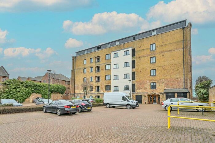 1 Bedroom Flat To Rent In Cubitt Wharf, Isle Of Dogs, London, E14
