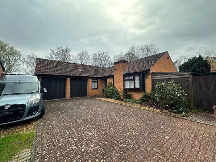 3 Bedroom Detached Bungalow For Sale In West Stonebridge, Orton Malborne, Peterborough, PE2