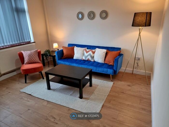 3 Bedroom Semi-Detached House To Rent In Heathcote Road, Whitnash, Leamington Spa, CV31