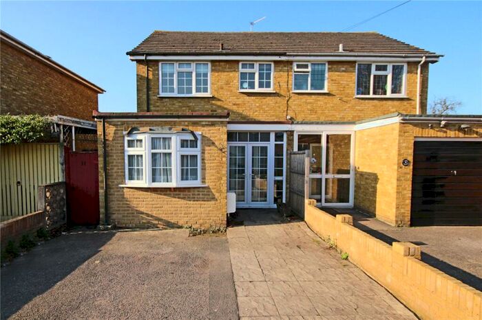 3 Bedroom Semi-Detached House To Rent In Surrey, KT16