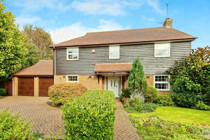 4 Bedroom Detached House For Sale In Newlyns Meadow, Alkham, Dover, Kent, CT15