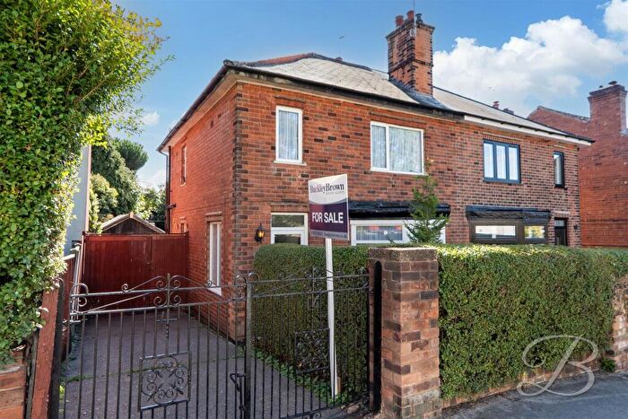 3 Bedroom Semi-Detached House For Sale In Pecks Hill, Mansfield, NG18