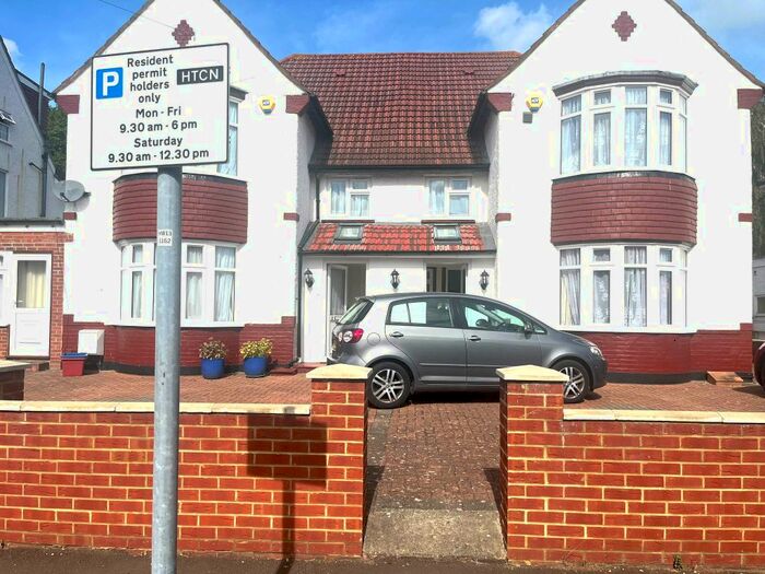 4 Bedroom Semi-Detached House To Rent In Alexandra Gardens, Hounslow, TW3