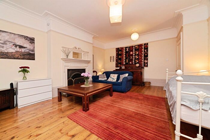 5 Bedroom Semi-detached House For Sale In Salisbury Street, Hull, HU5