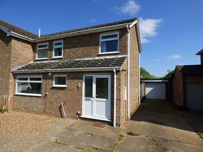 3 Bedroom Semi-Detached House To Rent In Hawthorn Close, Littleport, Ely, Cambridgeshire, CB6