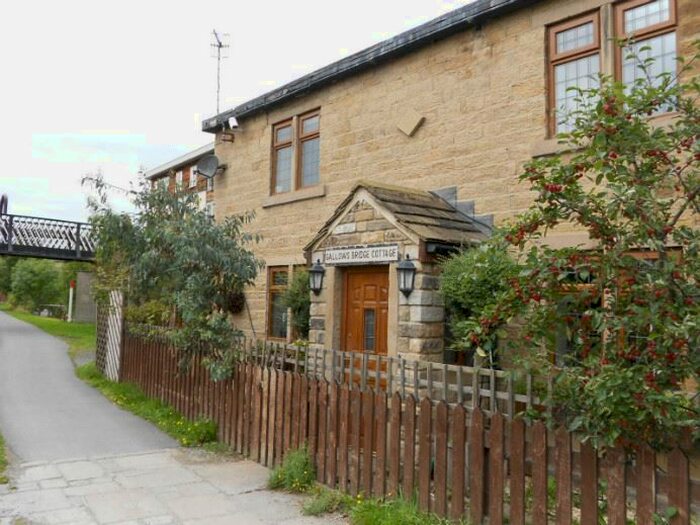 3 Bedroom Detached House To Rent In Gallows Bridge Cottage, View Croft Road, Shipley, BD17