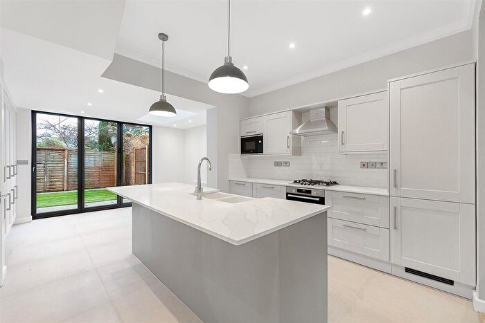 3 Bedroom Property To Rent In Balvernie Grove, Southfields, SW18