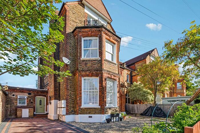 2 Bedroom Flat For Sale In Kirkstall Road, Streatham Hill, SW2