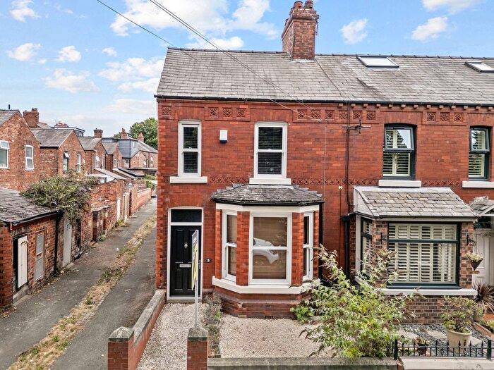 3 Bedroom End Of Terrace House For Sale In Cawdor Street, Stockton Heath, WA4