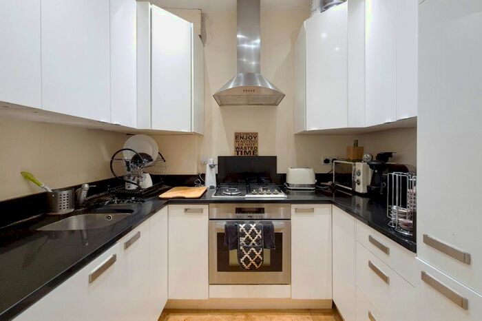 2 Bedroom Flat To Rent In Kingsley Road, Wimbledon, London, SW19