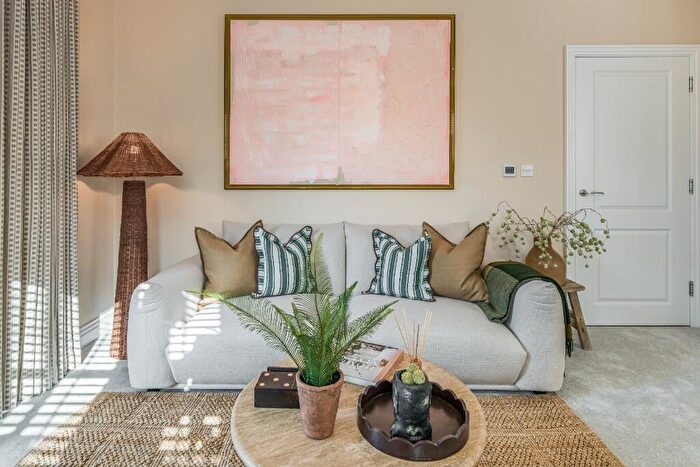 1 Bedroom Apartment For Sale In Wallingford Road, Wallingford, OX10