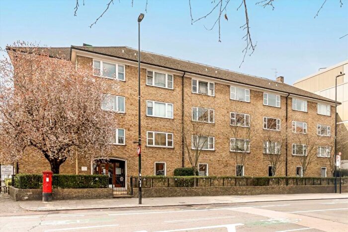 Flat To Rent In Harleyford Street, Kennington, SE11