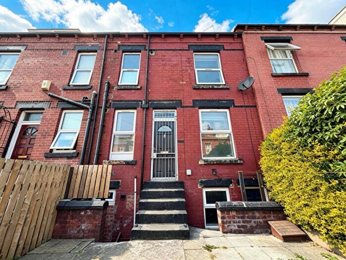 3 Bedroom Terraced House To Rent In Darfield Avenue, Leeds, LS8