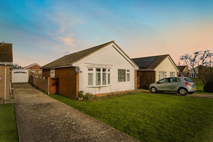 3 Bedroom Detached Bungalow For Sale In Tolkien Road, Eastbourne, BN23