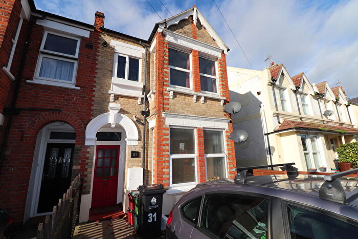 2 Bedroom Flat To Rent In Ellis Road, Clacton On Sea, CO15