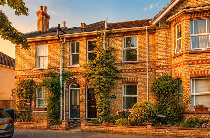 3 Bedroom Terraced House For Sale In Chertsey, Surrey, KT16