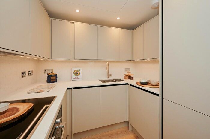 2 Bedroom Apartment To Rent In Flat, Baker Street, London, NW1