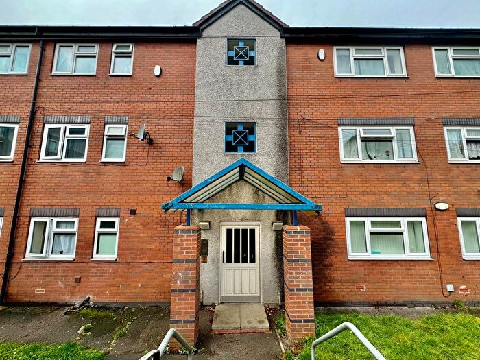 2 Bedroom Flat To Rent In Haslewood Green, Leeds, West Yorkshire, LS9