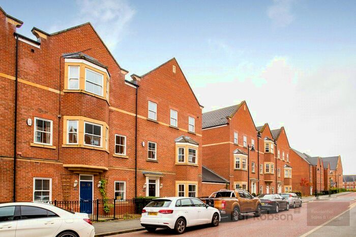 5 Bedroom Detached House To Rent In Featherstone Grove, Great Park, Gosforth, Newcastle Upon Tyne, NE3