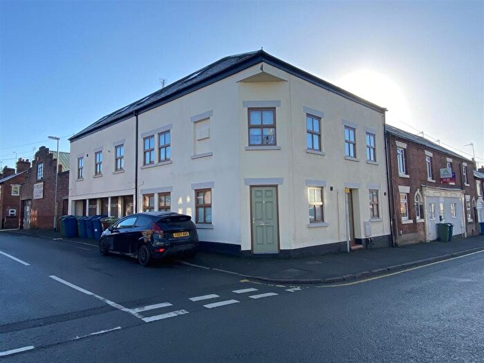 2 Bedroom Town House To Rent In Oulton Road, Stone, ST15