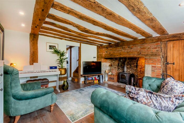 2 Bedroom Cottage For Sale In Roseacre Lane, Bearsted, Maidstone, ME14