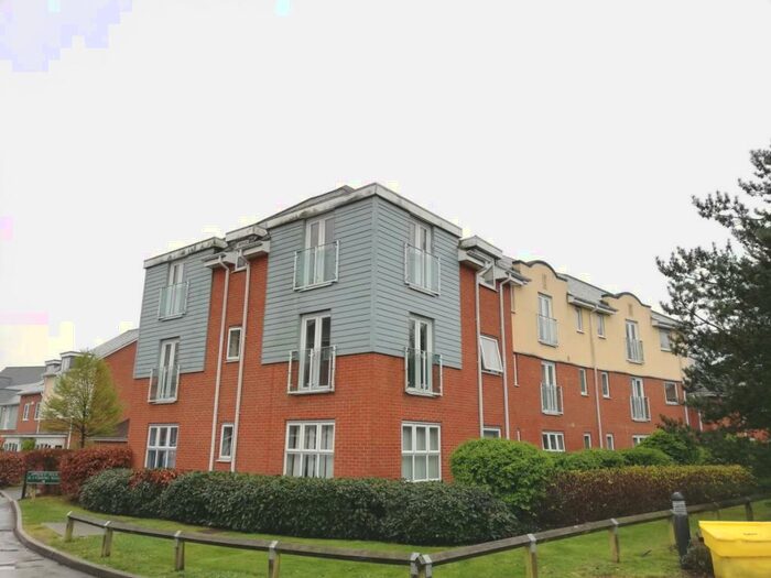 2 Bedroom Apartment To Rent In Foxboro Road, Redhill, RH1