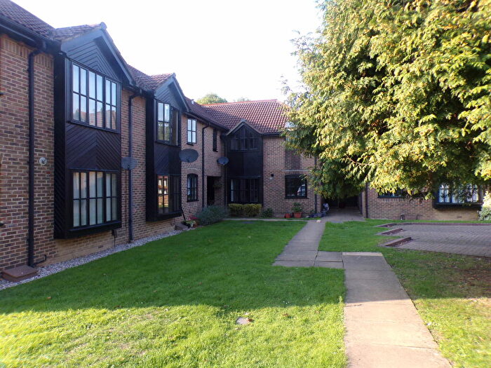 2 Bedroom House To Rent In Northgate, RH10