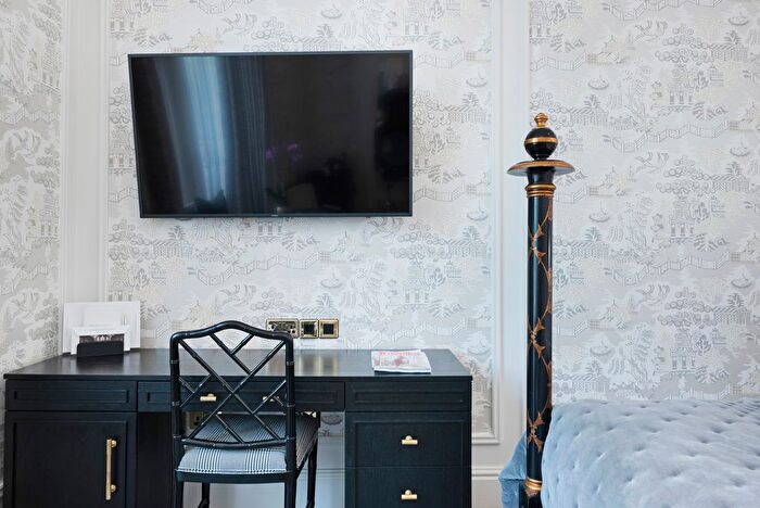 1 Bedroom Studio To Rent In Queen's Gate, London, SW7