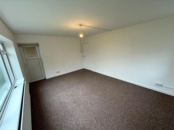 2 Bedroom Apartment To Rent In Stowe Avenue, West Bridgford, Nottingham, NG2