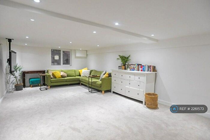 4 Bedroom End Of Terrace House To Rent In Victoria Road, Romford, RM1