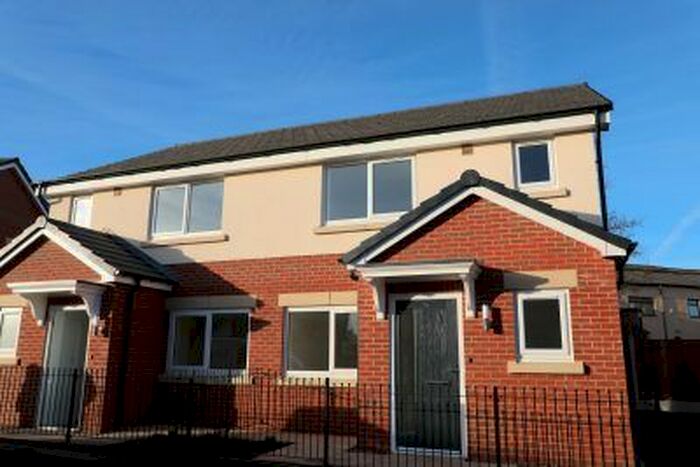 4 Bedroom Semi-Detached House To Rent In Blackbird Grange, Liverpool L9