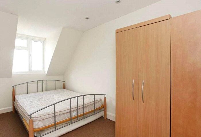 1 Bedroom Flat To Rent In Golders Green Road, Golders Green, NW11