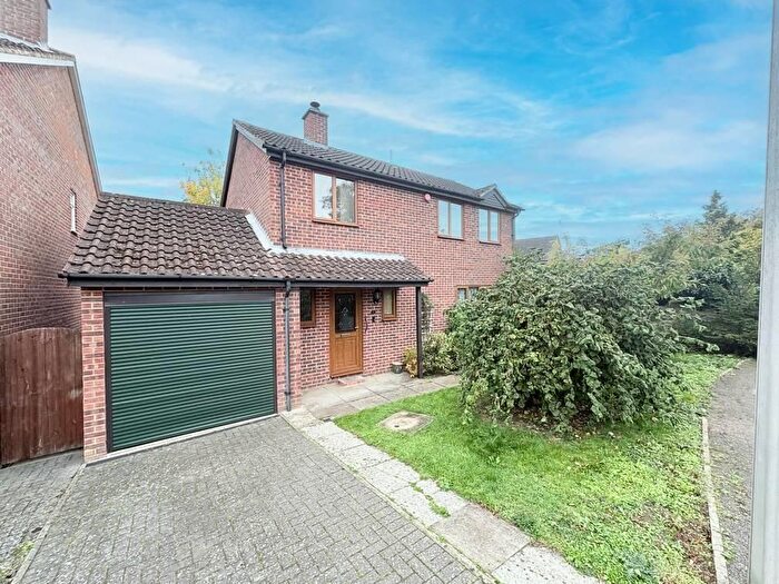 3 Bedroom Detached House To Rent In Maybush Walk, Olney, MK46