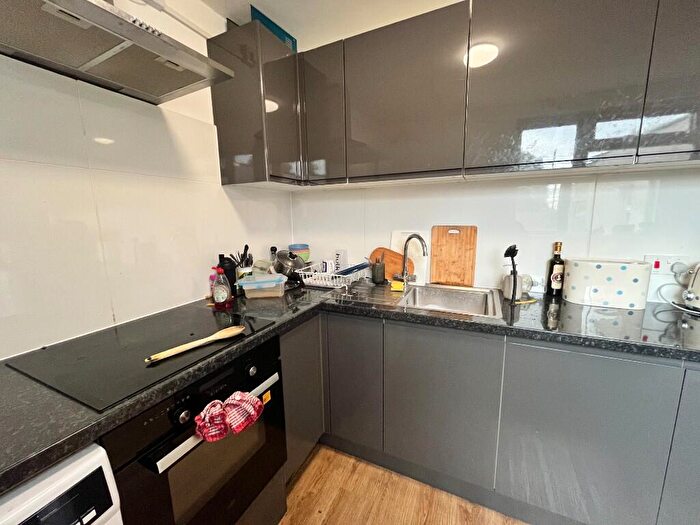 1 Bedroom House To Rent In Lower Ashley Road, Bristol, [Ref: KhpLlt], BS2