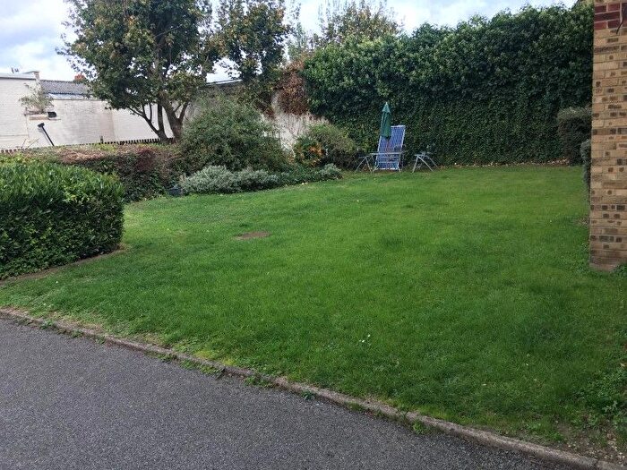 1 Bedroom Property To Rent In Thornhill Road, London, E10