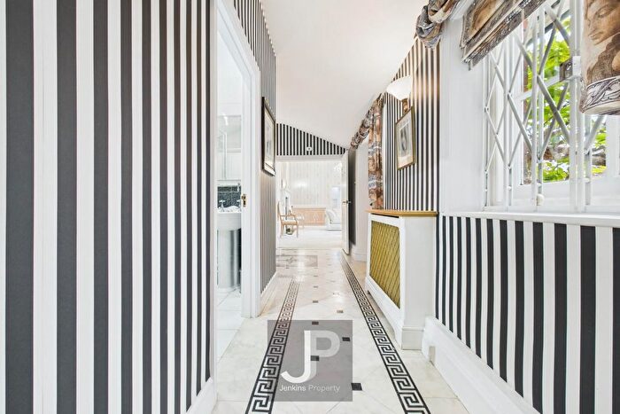 1 Bedroom Flat To Rent In Coxtie Green Road, Pilgrims Hatch, Brentwood, CM14