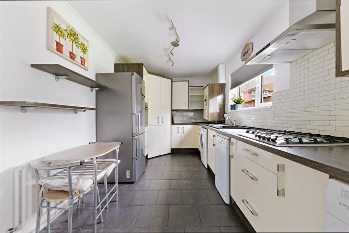 2 Bedroom End Of Terrace House To Rent In Taynton Drive, Merstham, Redhill, RH1