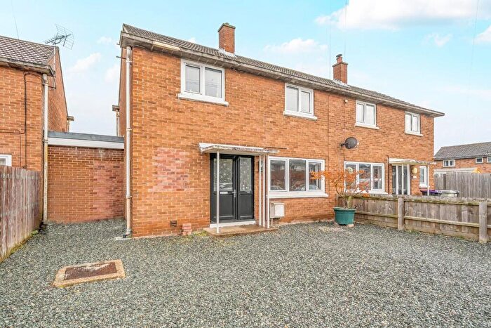 3 Bedroom Semi-Detached House For Sale In West Drive, Tattershall, Lincoln, LN4