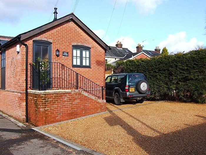 2 Bedroom Bungalow To Rent In Botley Road, Romsey, Hampshire, SO51