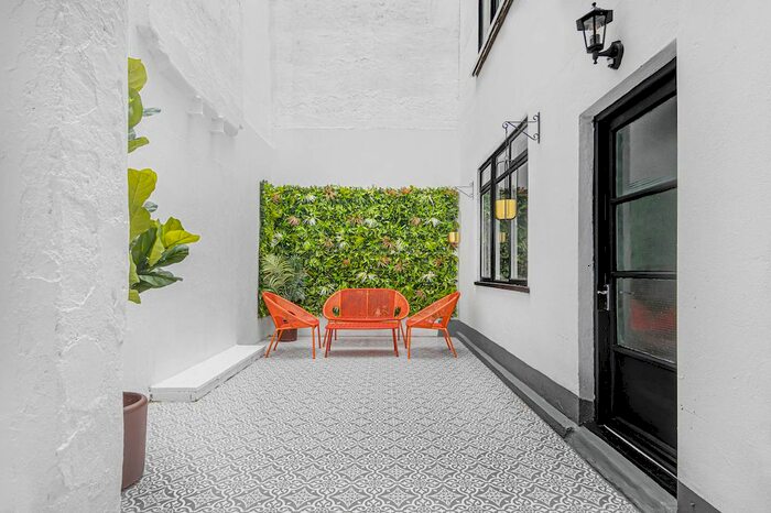 1 Bedroom Flat To Rent In Queens Gardens, London, W2