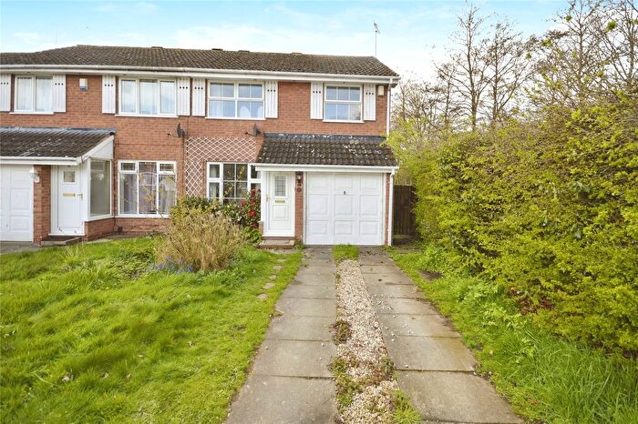 3 Bedroom Semi-Detached House To Rent In Woodford Close, Wolverhampton, West Midlands, WV9