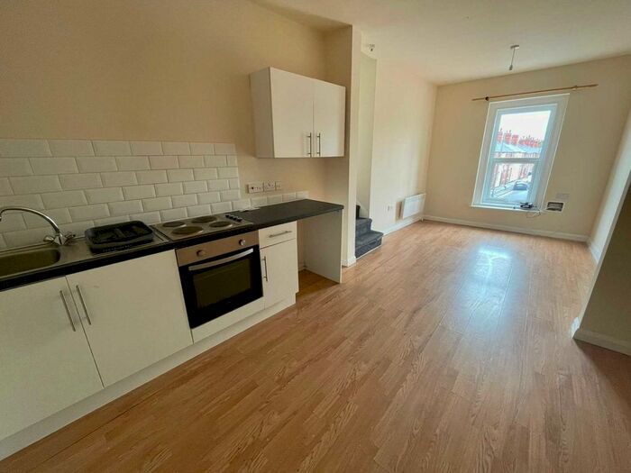 2 Bedroom Flat To Rent In High Street, Lincoln, LN5
