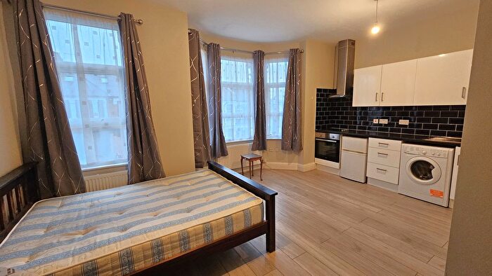 Studio To Rent In Pine Road, Cricklewood, NW2