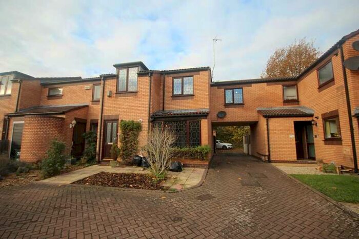 3 Bedroom Semi-Detached House To Rent In Gonsley Close, Chester, CH2