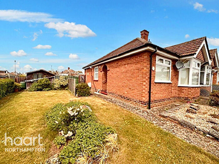 2 Bedroom Semi-Detached Bungalow For Sale In Bishops Drive, Northampton, NN2