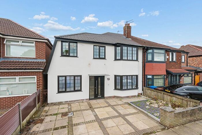 4 Bedroom Semi Detached House For Sale In Alexander Drive, Bury, BL9