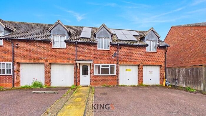 3 Bedroom Apartment For Sale In Tiger Moth Way, Hatfield, AL10