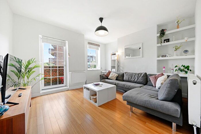 3 Bedroom Flat For Sale In Greatorex House, Greatorex Street, London, E1