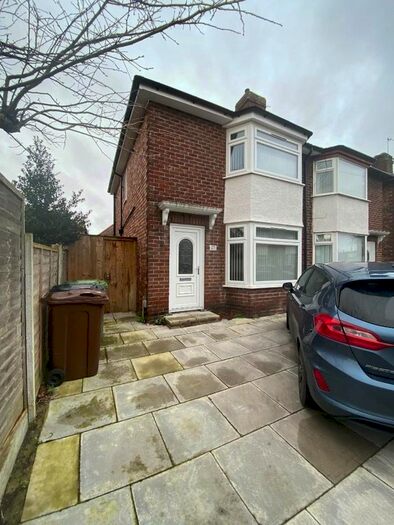 3 Bedroom Semi-Detached House To Rent In Vermont Avenue, Crosby, Liverpool, L23