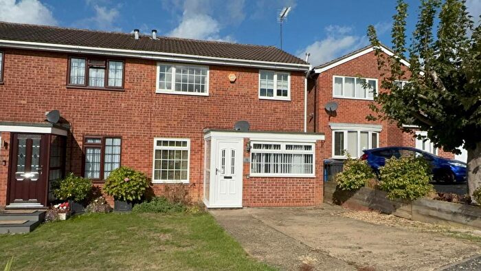 3 Bedroom Semi-Detached House To Rent In Fully Furnished - Slade Valley Avenue, Rothwell, Kettering, NN14